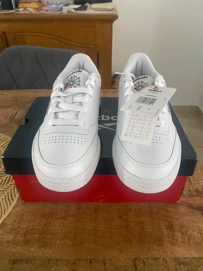 Reebok Club C 85 baskets taille 37.5 - photo numéro 2