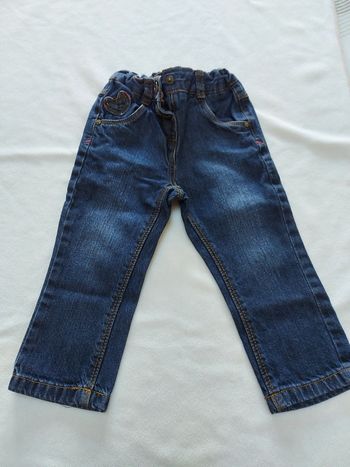 Jean taille 18 mois