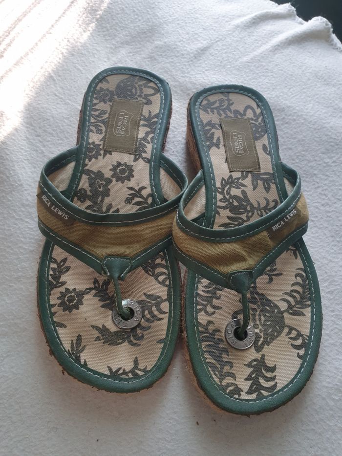 Tong Rica Lewis verte