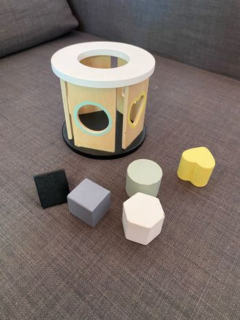 Jouet d’éveil pièce à encastrer forme