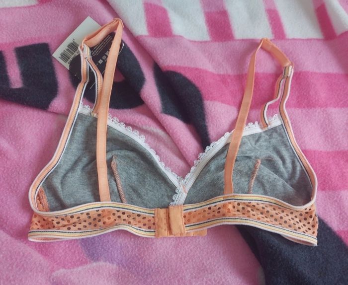 Soutien gorge - photo numéro 2