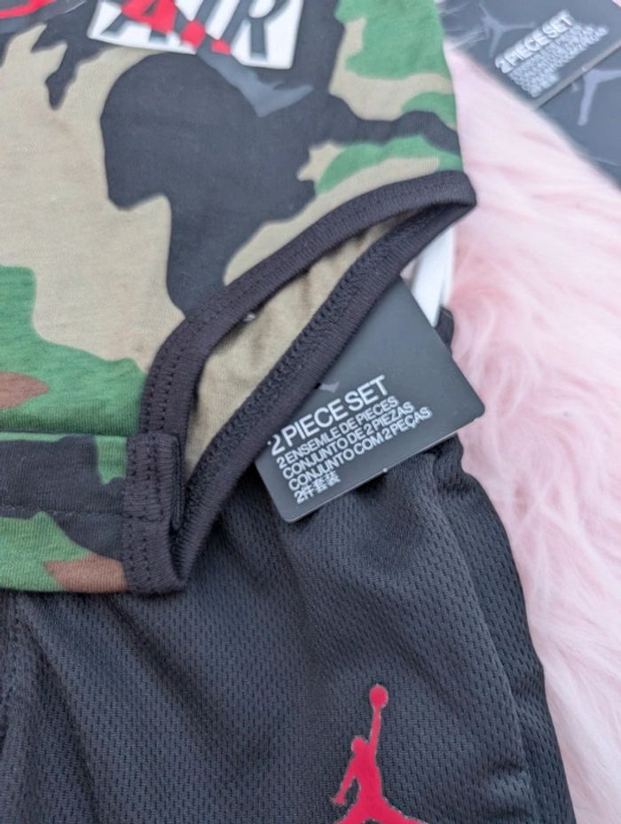 Ensemble Nike air Jordan neuf. 3 mois - photo numéro 3