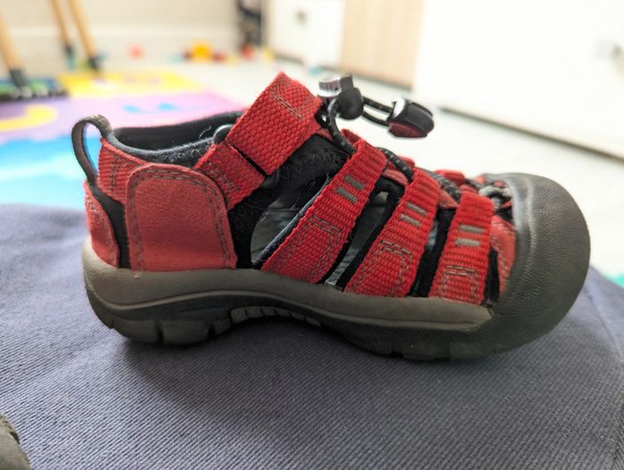 Sandales Keen Newport H2 – Pointure 25/26 – Randonnée et draisienne – Très bon état - photo numéro 4