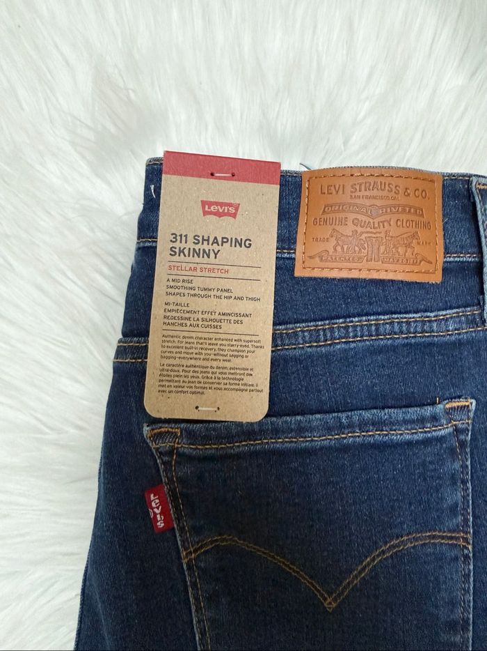 Jean Levi’s 311 Shaping Skinny – Taille W30 L32 – Bleu brut – Neuf avec étiquette - photo numéro 5