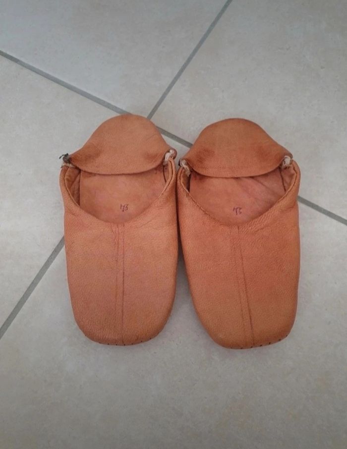 Chaussons neufs en 24