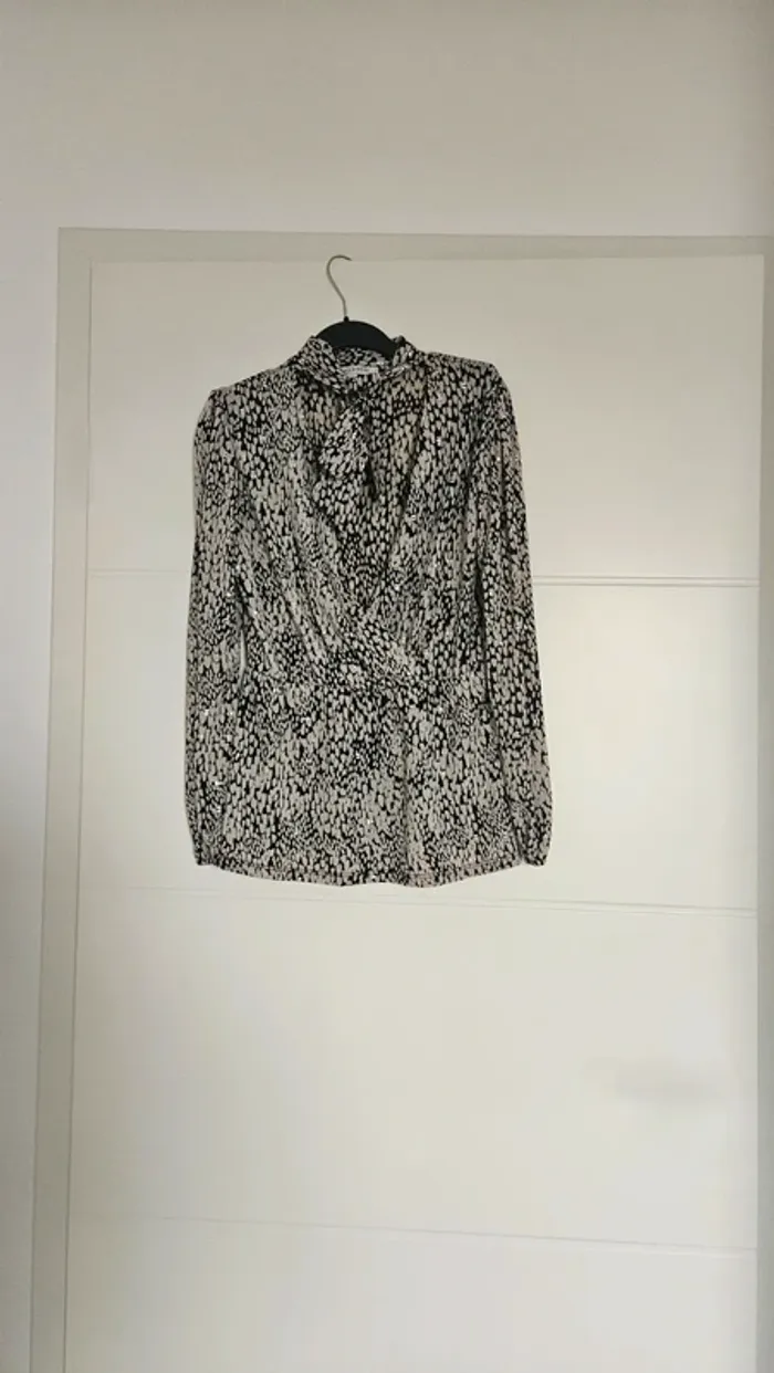 Blouse doré col nœud, taille 36, Morgan