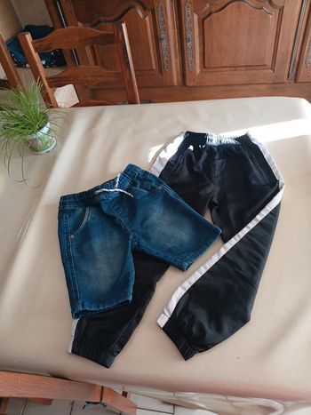 1 bas de jogging + 1 short jean