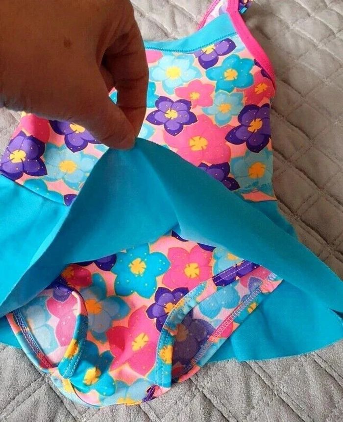 LOT maillots de bain + peignoir fille 3 ans. - photo numéro 7