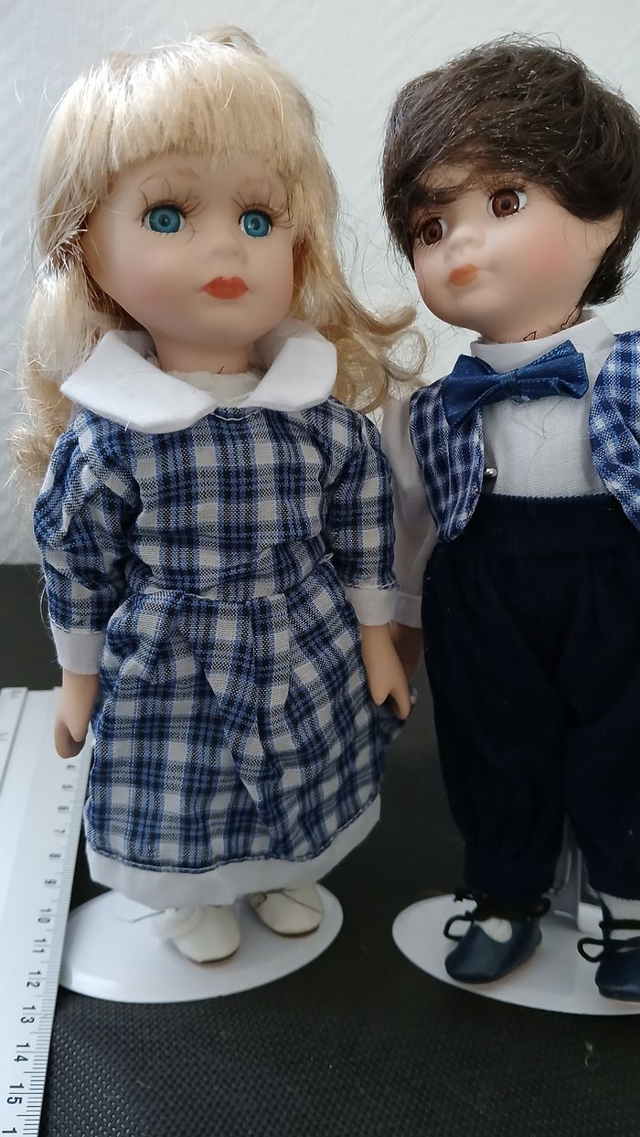 petit couple de poupées - photo numéro 3