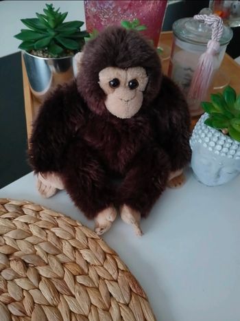 Peluche singe réaliste 
