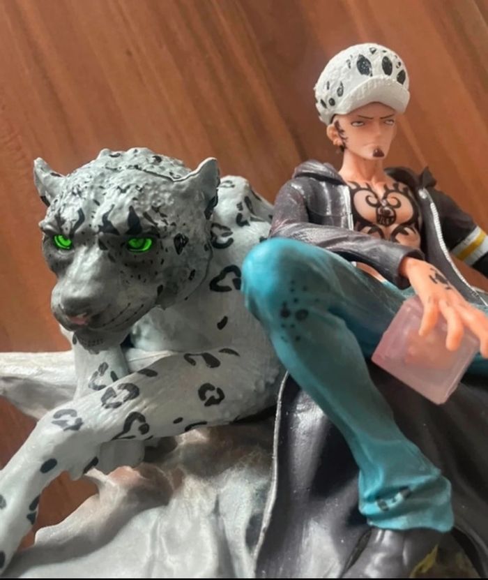 Figurine One Piece Trafalgar D. Water Law - photo numéro 2