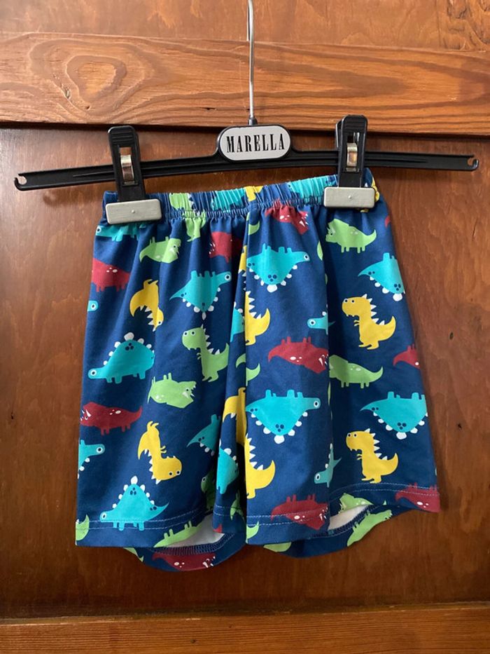 Short dinosaure
