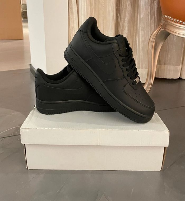 Nike Air Force 1 Low '07 Noir  Taille 40 - photo numéro 3