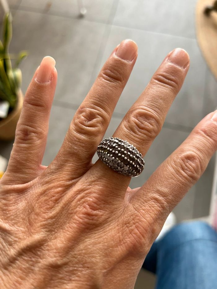 Bague en argent massif strasseée