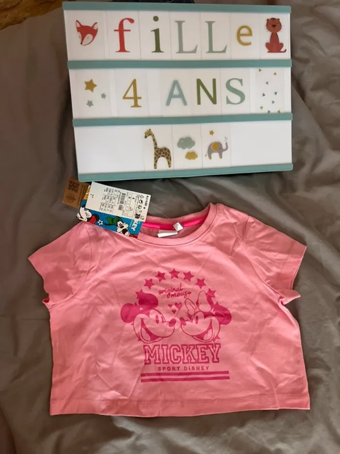 Haut tee shirt Minnie 4 ans neuf