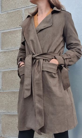 Trench en suédine kaki cache-cache taille 34 mais convient à du 36 en très bon état