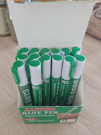 Stylos glue