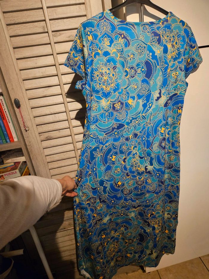 Robe longue en dessous du genou courte manche ton bleu taille M - photo numéro 5