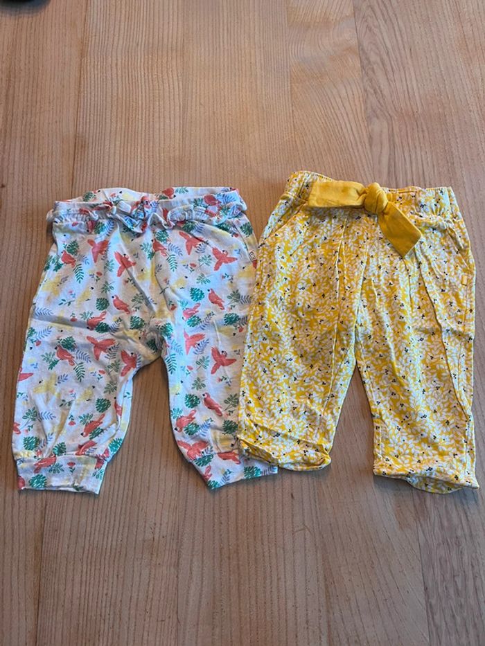 Deux pantalons été 9 mois