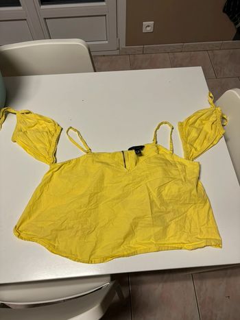 Haut jaune décolleté cœur avec manches