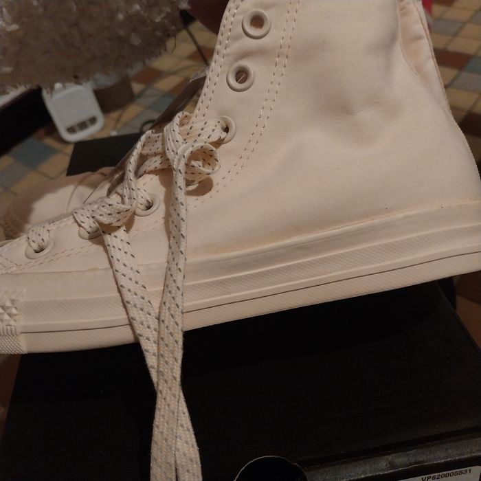 Converses neuves Pointure 37 dans sa boîte - photo numéro 5