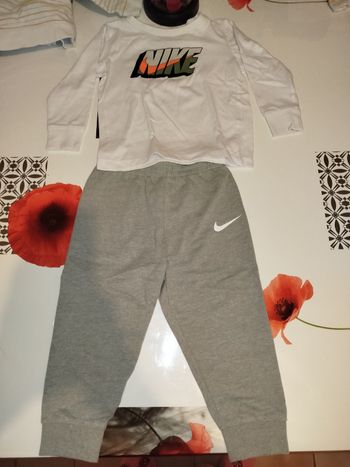 Ensemble Nike