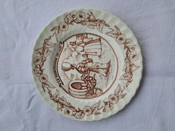 5 Assiette La marchande de lait Yves Rocher