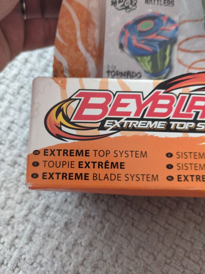 Toupie Beyblade extrême top system XTS X06 - photo numéro 5