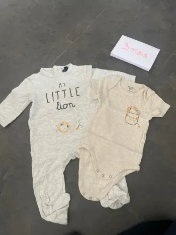 Lot pyjamas et Bodie