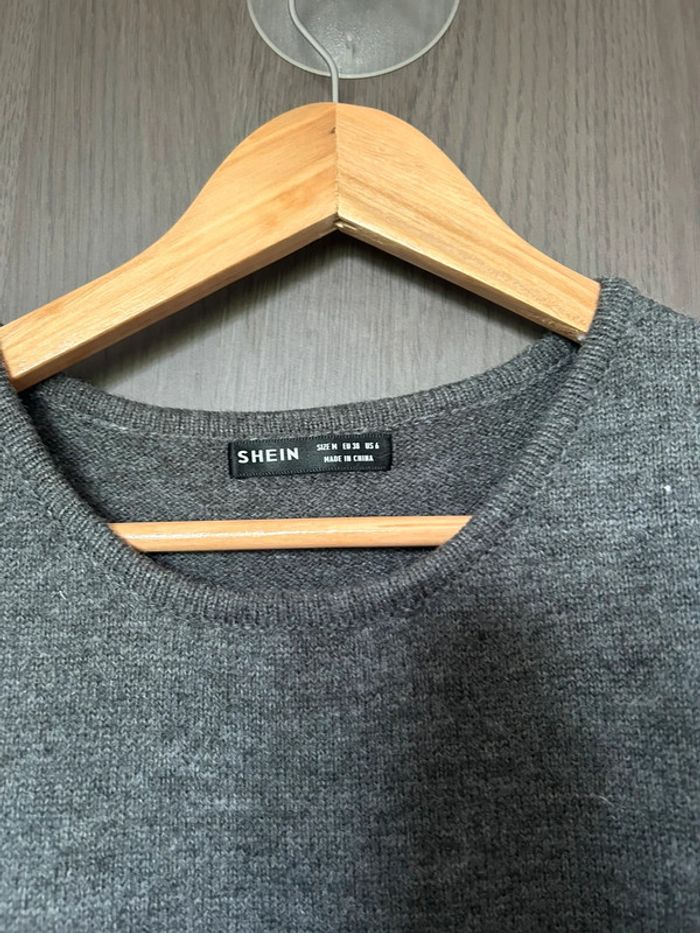 Pull gris - photo numéro 2