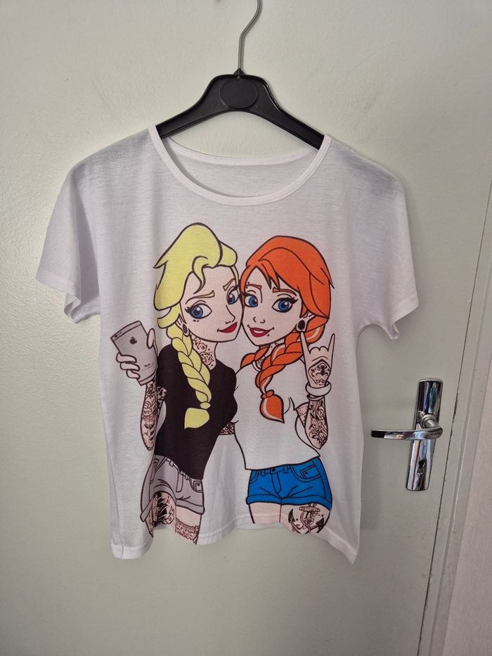 Superbe tee-shirt reine des neige taille 38