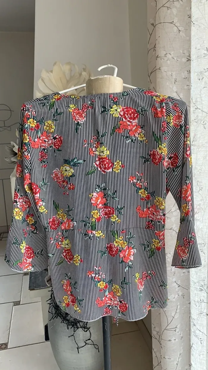 Blouse rayée et fleurie femme - photo numéro 2