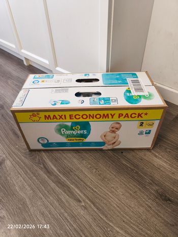 1 carton Pampers 94 couches Taille 2