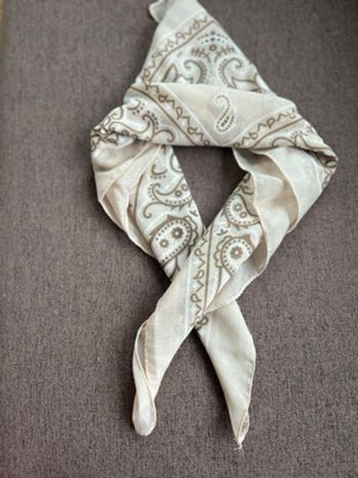 Bandana carré imprimé motif cachemire 70*70CM - photo numéro 2