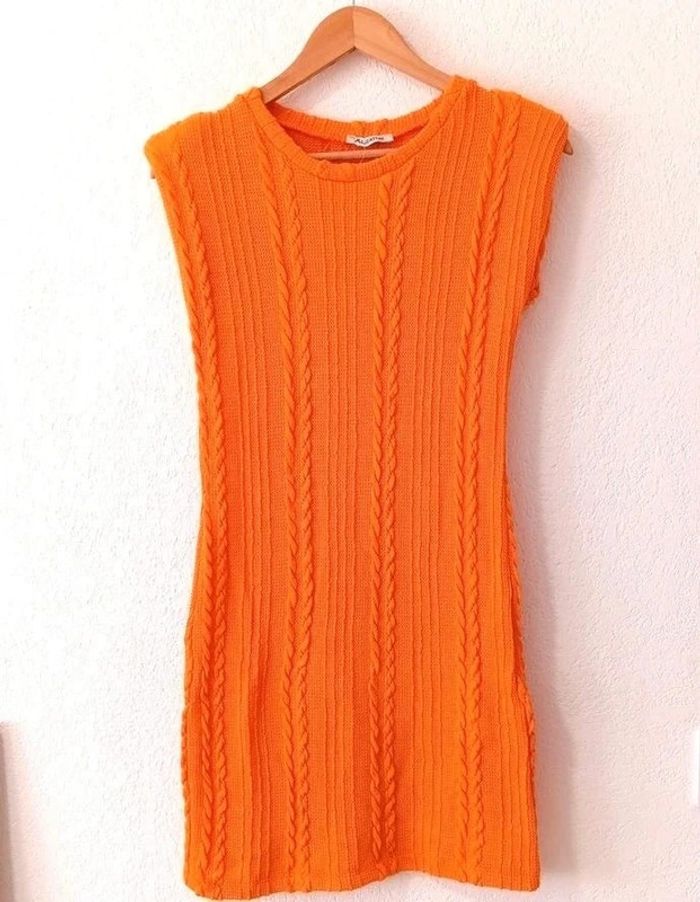 Robe courte en maille torsadé a épaulettes pour femme. Couleur Orange. Taille M. - photo numéro 3