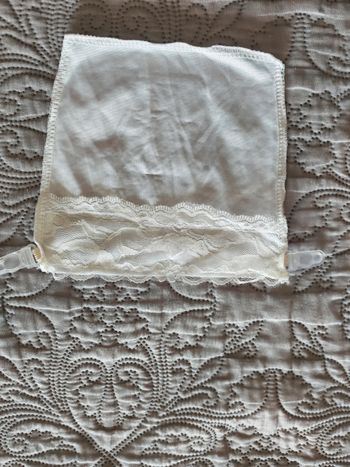 Cache dentelle pour décolleté