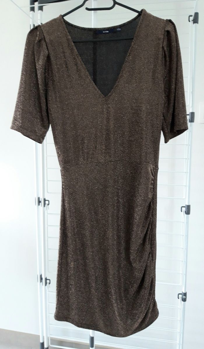 Robe Kiabi bronze brillant taille 36 neuve