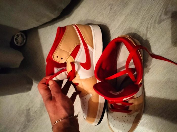 Baskets montantes Jordan Nike pointure 39 en très bon état - photo numéro 17