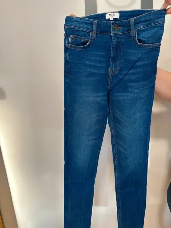Jeans bizzbee bleu marine 32 neuf sans étiquette