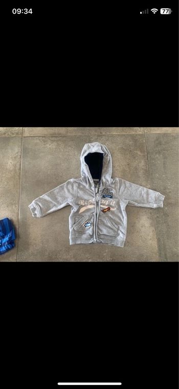 Veste / pull 6 mois