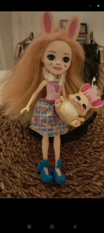 Poupée enchantimals lapin