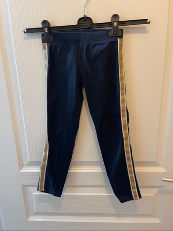 Legging Monoprix 6 ans trou recousu fesse