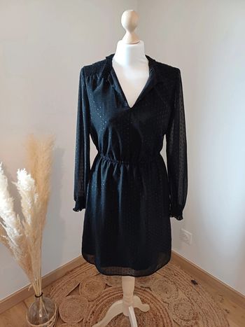 Petite robe noire à plumetis taille S 36