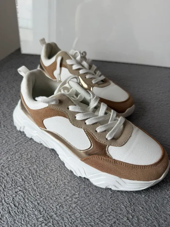 Basket femme Camaïeu – taille 38 – blanc et doré – excellent état - photo numéro 3