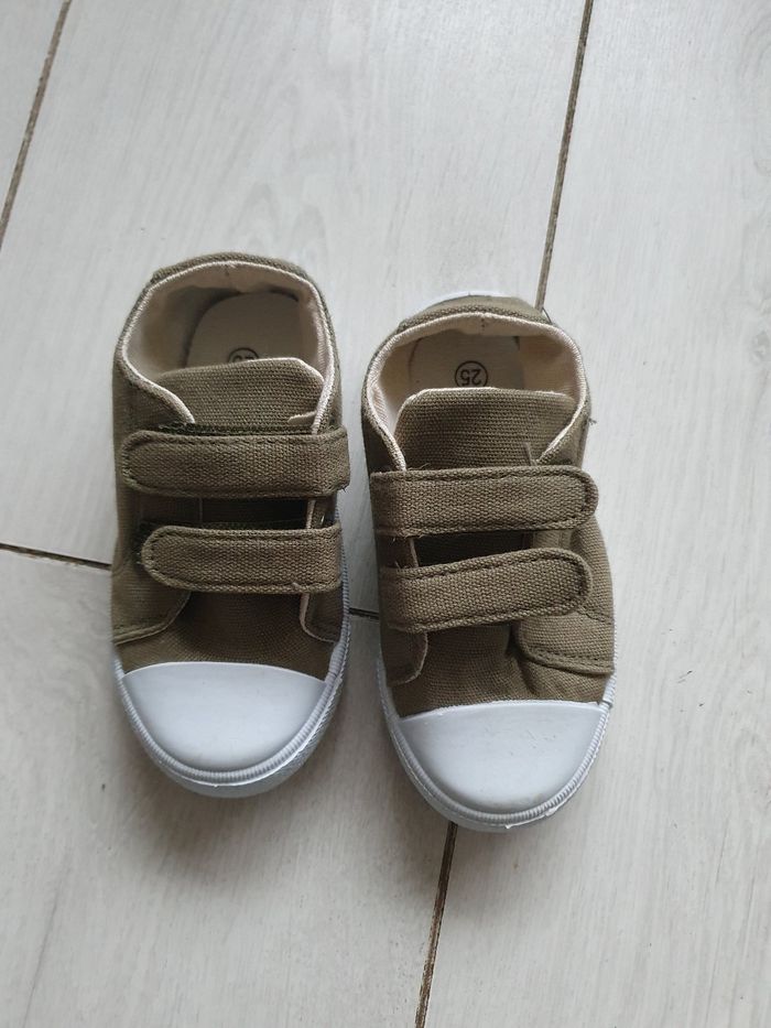 Chaussure t.25