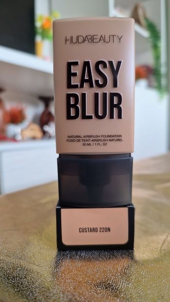 Hudabeauty fond de teint easy blur Custard 220N 30ml neuf