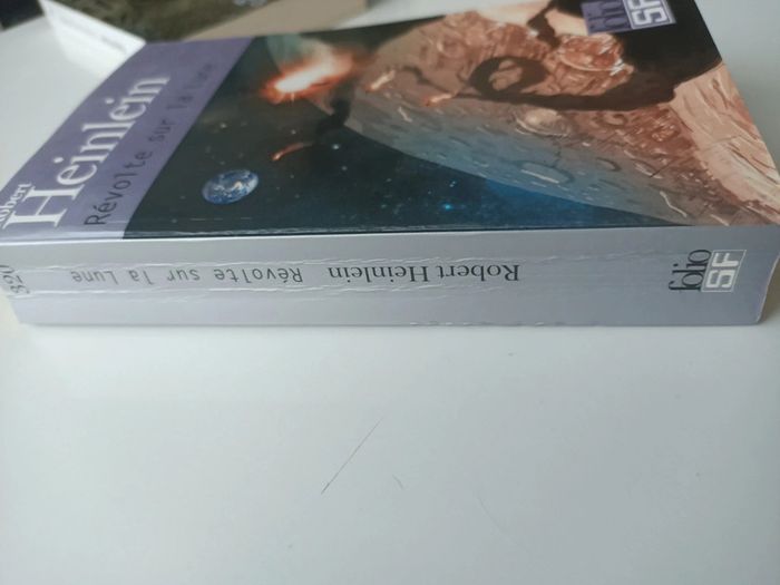 Livre révolte sur la lune (robert Heinlein / folio SF) - photo numéro 8