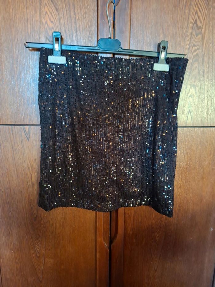 Mini jupe noir brillante sequins M