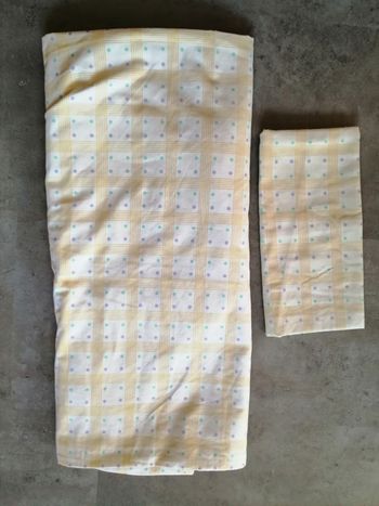 Housse de couette et sa taie jaune et blanche pour lit 1 pers