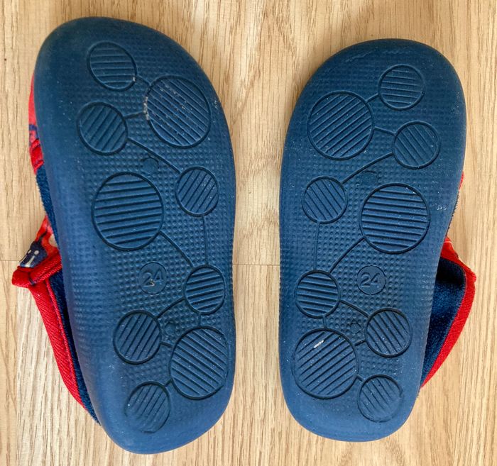 Chaussons Mickey - Taille 24 - photo numéro 2